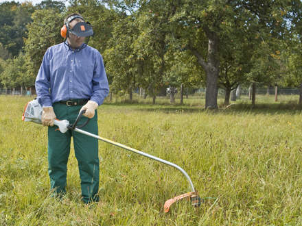 : Step 9 of 10: Off you go!The brushcutter is now ready for use.